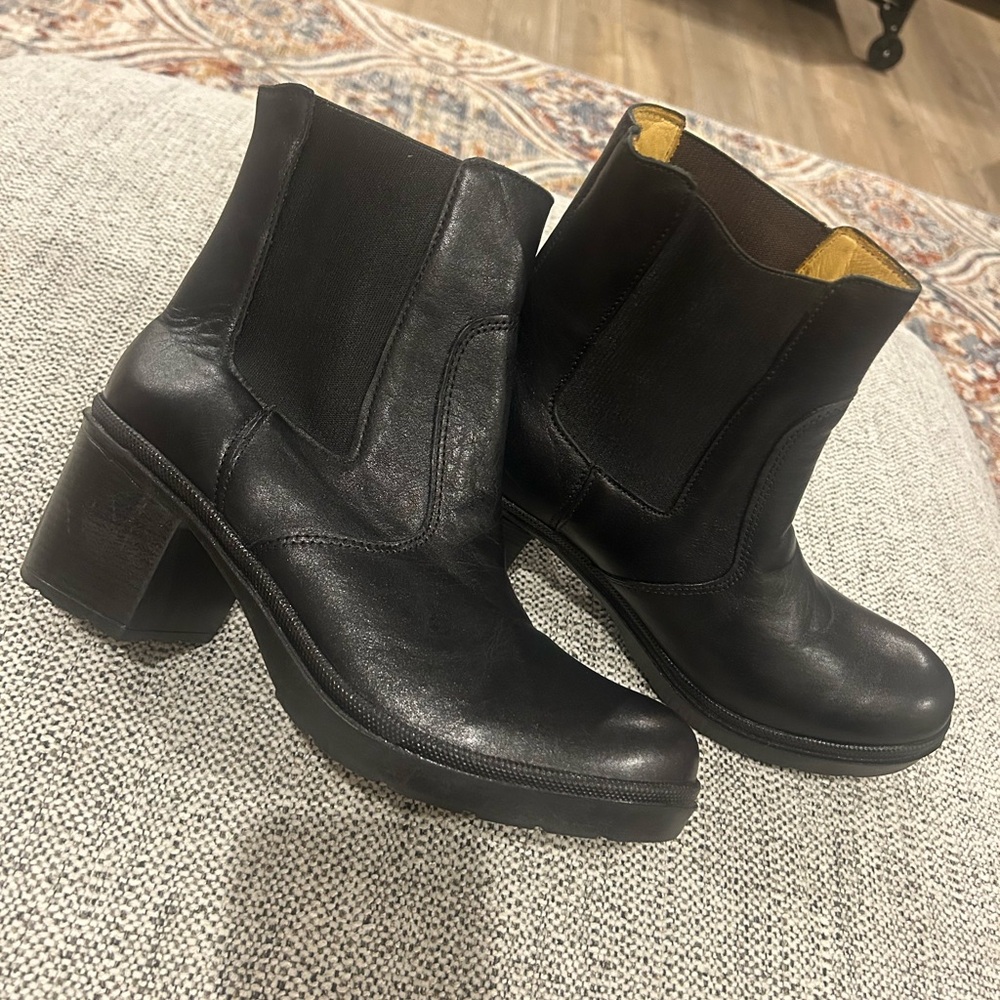 Sandro Moscoloni Ana Julia Women's Chelsea Boot Black Heeled Leather size 10